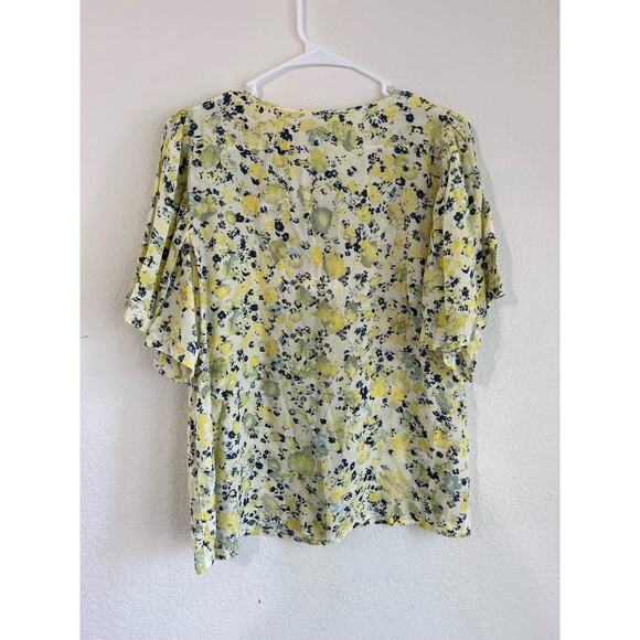 NWT Aware by Vero Moda Tilly Split Neck Blouse Chardonnay Floral Size Large - Picture 3 of 15